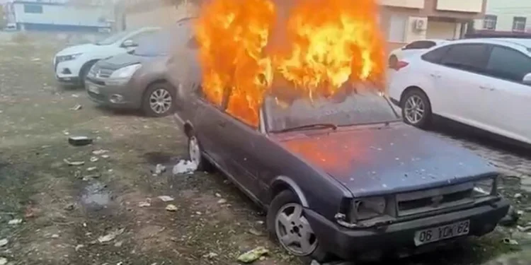 Yolcu otobüsü ile traktör çarpıştı: 1 yaralı