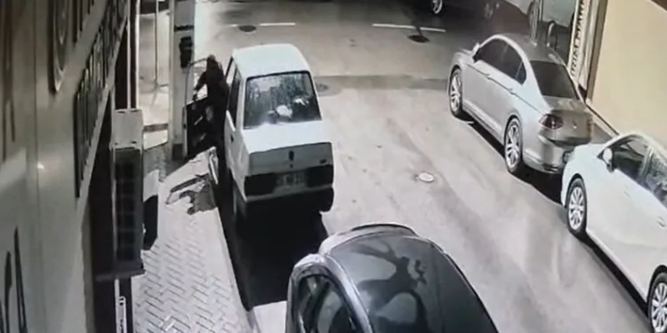 Esenyurt’ta birlikte yaşadığı kadını kafasından vurarak öldüren zanlı hakim karşısına çıktı