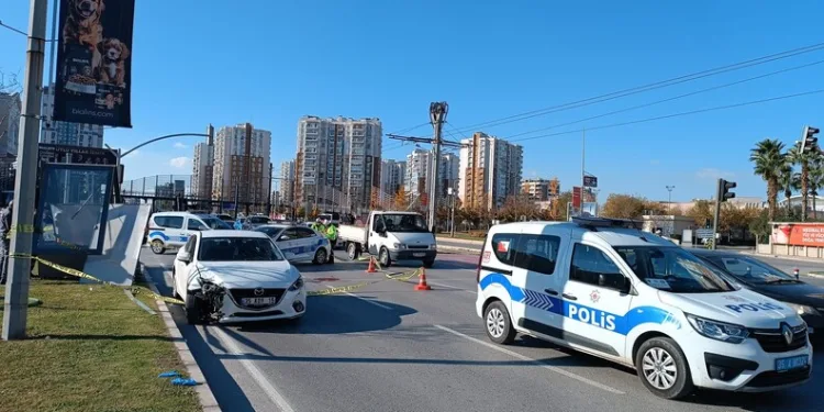 Esenyurt’ta birlikte yaşadığı kadını kafasından vurarak öldüren zanlı hakim karşısına çıktı
