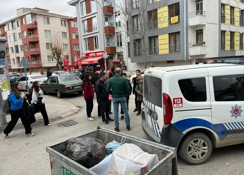 Esenyurt’ta birlikte yaşadığı kadını kafasından vurarak öldüren zanlı hakim karşısına çıktı