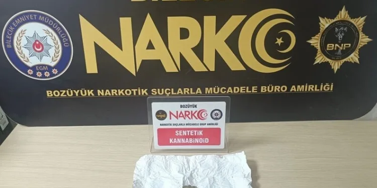 Mardin’de park halindeki araca çarpan otomobil sürücüsü yaralandı