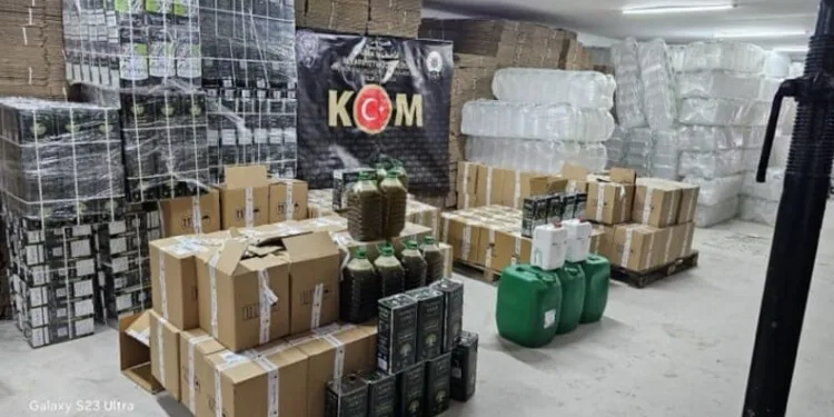İzmir’de kaçakçılık operasyonu: 3 tutuklama