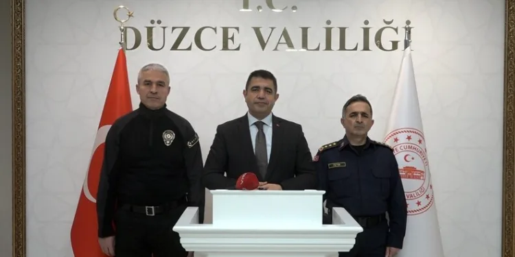 İzmir’de kaçakçılık operasyonu: 3 tutuklama