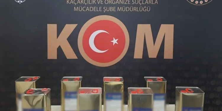 Yolun karşı tarafına geçmek isterken 2 aracın çarptığı adam hayatını kaybetti