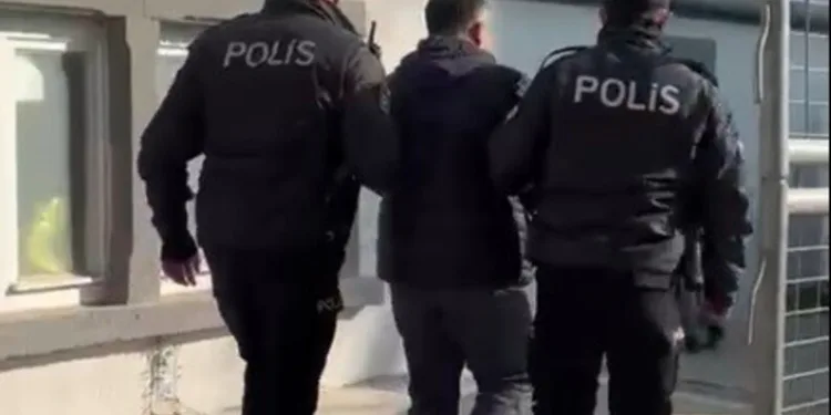 ‘Karşılıksız çek’ firarisi Konak’ta yakalandı