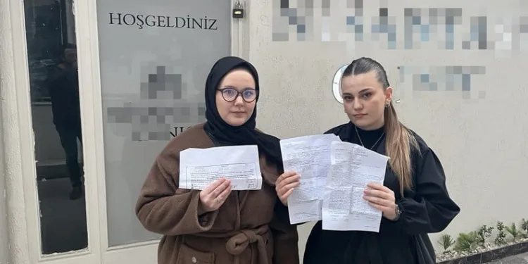 Balkondan düşen kadın hayatını kaybetti