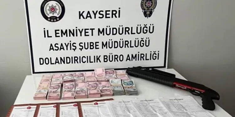 Balkondan düşen kadın hayatını kaybetti