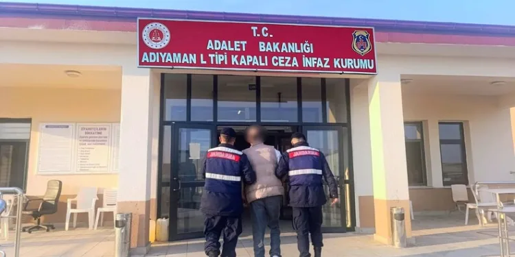 Balkondan düşen kadın hayatını kaybetti