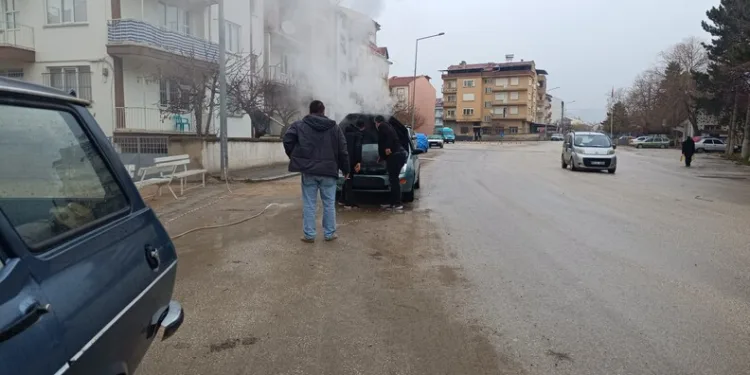 Balkondan düşen kadın hayatını kaybetti