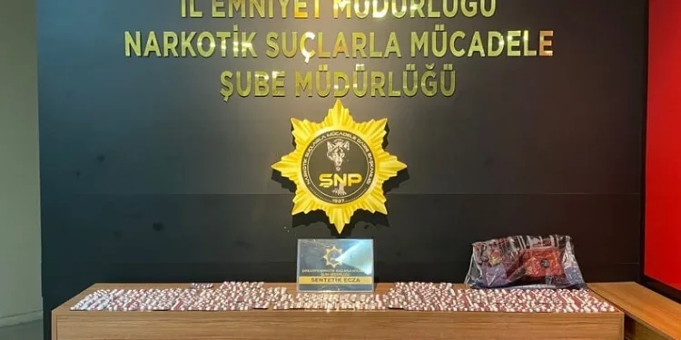 Balkondan düşen kadın hayatını kaybetti