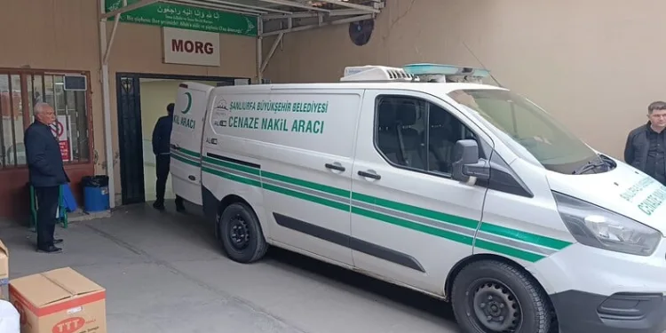 Balkondan düşen kadın hayatını kaybetti