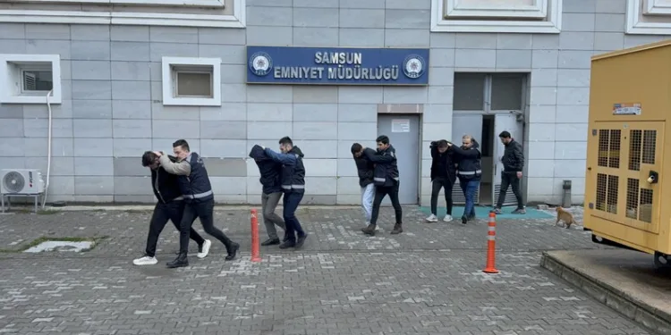 Balkondan düşen kadın hayatını kaybetti