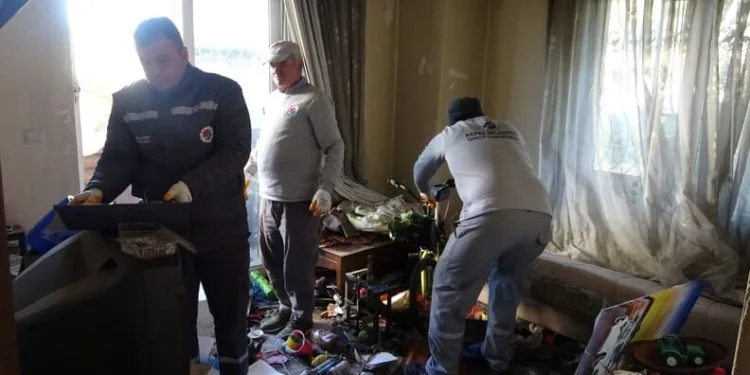 Taksi ile sepetli motosiklet çarpıştı: 2 yaralı