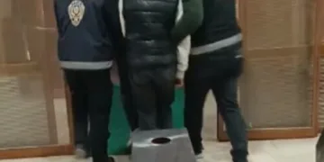 Taksi ile sepetli motosiklet çarpıştı: 2 yaralı