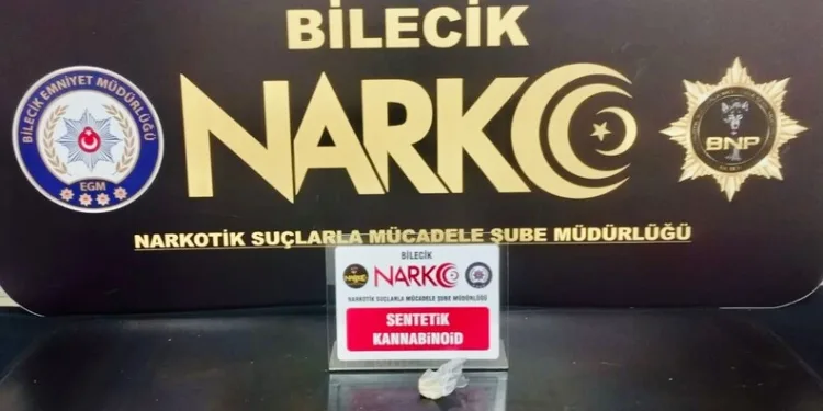 Taksi ile sepetli motosiklet çarpıştı: 2 yaralı