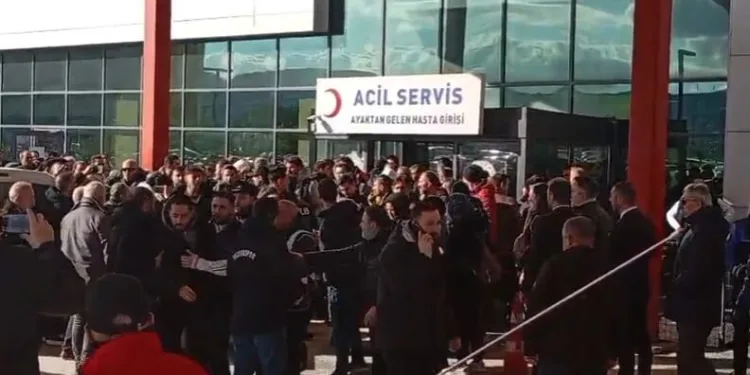 Taksi ile sepetli motosiklet çarpıştı: 2 yaralı