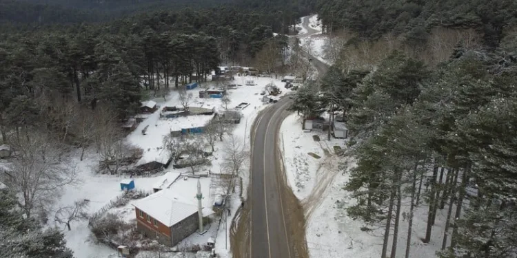 Taksi ile sepetli motosiklet çarpıştı: 2 yaralı