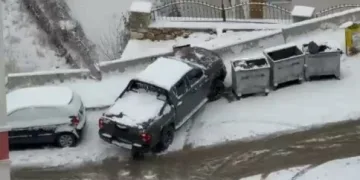 Taksi ile sepetli motosiklet çarpıştı: 2 yaralı