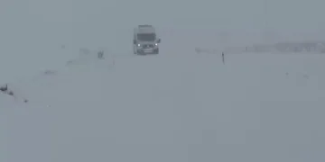 Taksi ile sepetli motosiklet çarpıştı: 2 yaralı