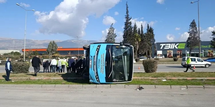 Taksi ile sepetli motosiklet çarpıştı: 2 yaralı