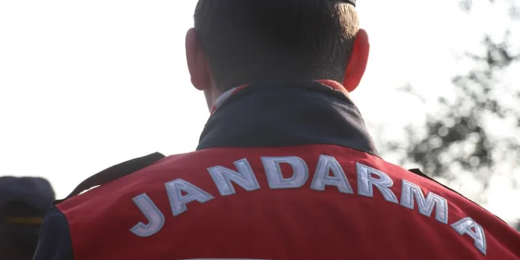 Taksi ile sepetli motosiklet çarpıştı: 2 yaralı