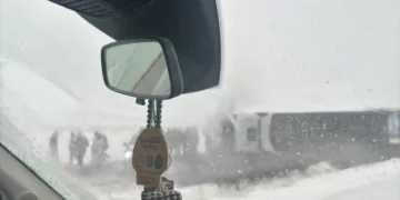 Taksi ile sepetli motosiklet çarpıştı: 2 yaralı