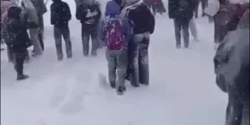 Taksi ile sepetli motosiklet çarpıştı: 2 yaralı
