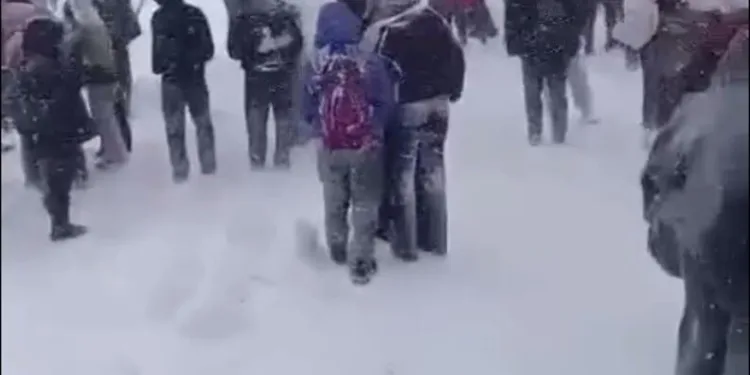 Taksi ile sepetli motosiklet çarpıştı: 2 yaralı