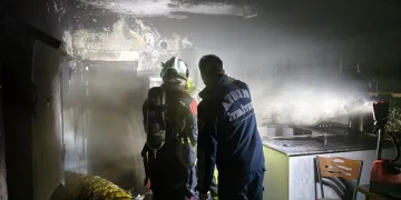 Ordu’da denizdeki fırtına hayatı felç etti: Dalgalar evlere zarar verdi, balıkçı teknesi parçalandı