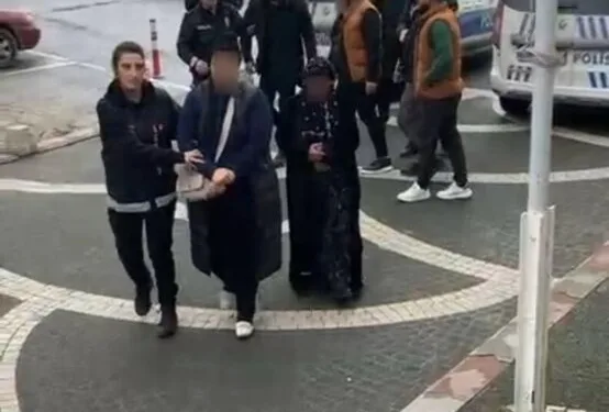 Ordu’da denizdeki fırtına hayatı felç etti: Dalgalar evlere zarar verdi, balıkçı teknesi parçalandı