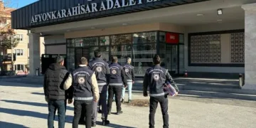Sivas’ta zincirleme trafik kazası: 4 yaralı