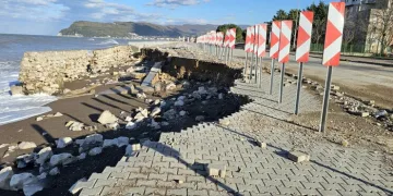 Sivas’ta zincirleme trafik kazası: 4 yaralı