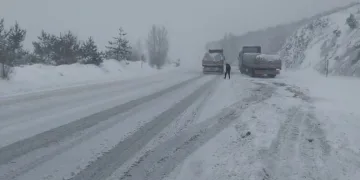 Sivas’ta zincirleme trafik kazası: 4 yaralı