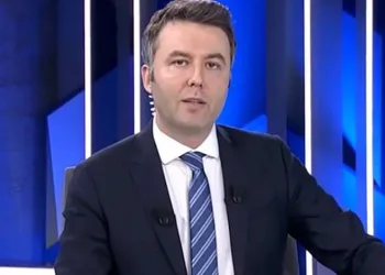 Mehmet Akif Ersoy görevinden uzaklaştırıldı