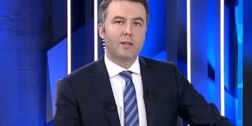 Mehmet Akif Ersoy görevinden uzaklaştırıldı
