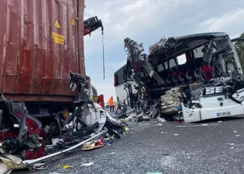 Osmaniye’de yolcu otobüsü TIR’a çarptı: 7 ölü