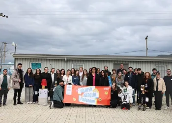 Gençler iklim krizini doğada ele aldı