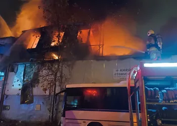 Bursa’da iş yeri yangını: Alevler çevredeki işletmelere sıçradı