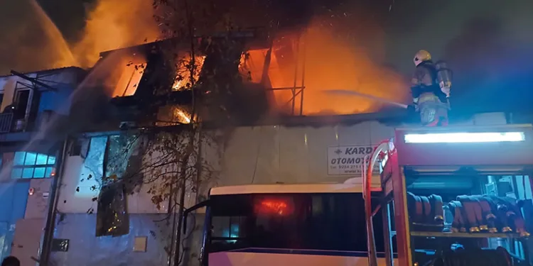 Bursa’da iş yeri yangını: Alevler çevredeki işletmelere sıçradı