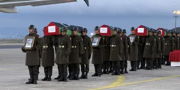 Ankara’da uçak kazasında hayatını kaybeden Libyalı askerler resmi törenle ülkelerine uğurlandı