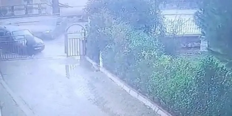 Bursa’da otomobil hafif ticari araca çarptı: 2 yaralı