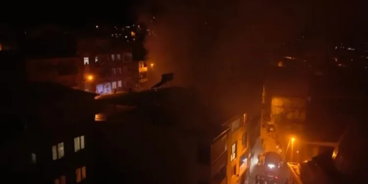 Bursa’da apartman deposunda yangın: 1 kişi hastaneye kaldırıldı