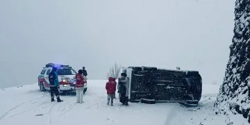 Siirt’te minibüs devrildi: 6 yaralı