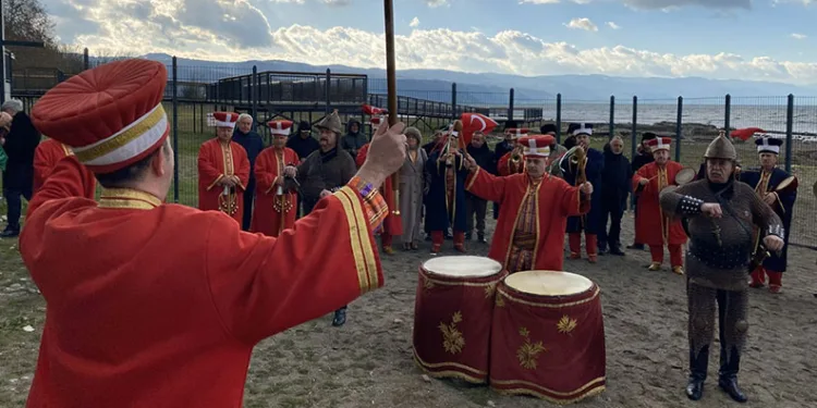 Patrikhane’ye mehterli cevap