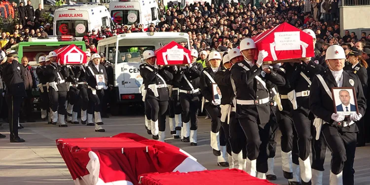 Yalova’da şehit olan 3 polis memuru için tören düzenlendi