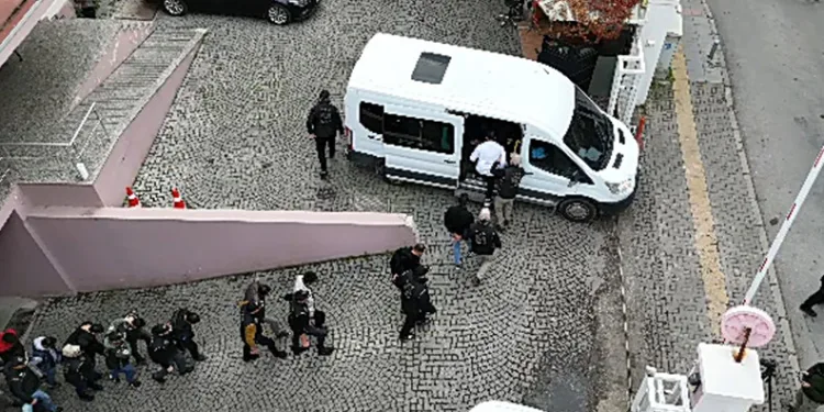İzmir’de DEAŞ operasyonu: 40 gözaltı