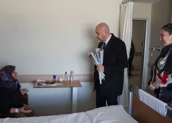 Başkan Bekir Aydın’dan Tedavi Gören Hemşehrilerine Moral Ziyareti