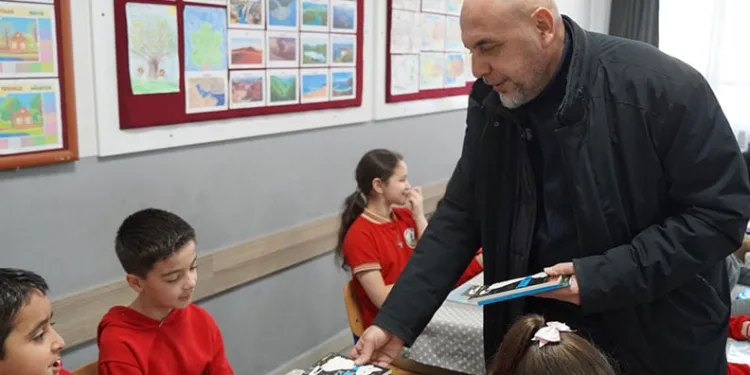 Başkan Aydın Miniklerle Birlikte