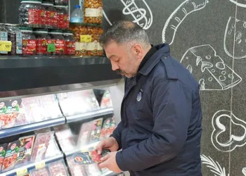 Orhangazi Belediyesi Zabıta Ekiplerinden Yeni Yıl Öncesi Marketlere Sıkı Denetim