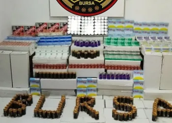 Bursa’da ruhsatsız ilaç operasyonu: Binlerce ürün ele geçirildi